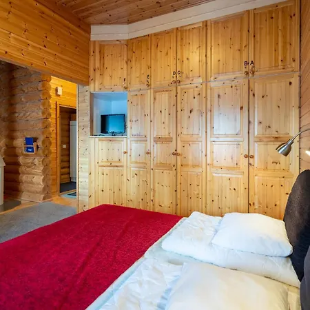 펠 센터 킬로파 호텔리 닐란파 2*