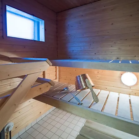 호텔 펠 센터 킬로파 호텔리 닐란파 2*