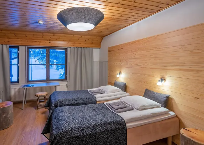 フェル センター キーロパー, ホテリ ニーランパー 2*