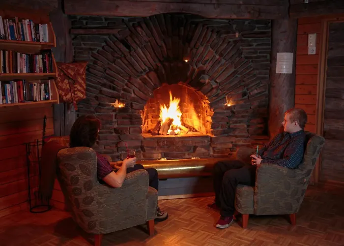 フェル センター キーロパー, ホテリ ニーランパー 2* サーリセルカ